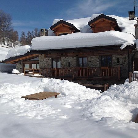 Agriturismo Il Fiocco チェザーナ・トリネーゼ エクステリア 写真
