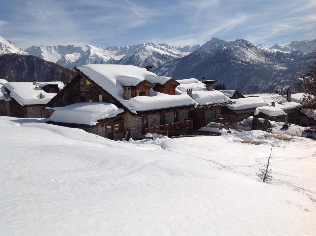 Agriturismo Il Fiocco チェザーナ・トリネーゼ エクステリア 写真