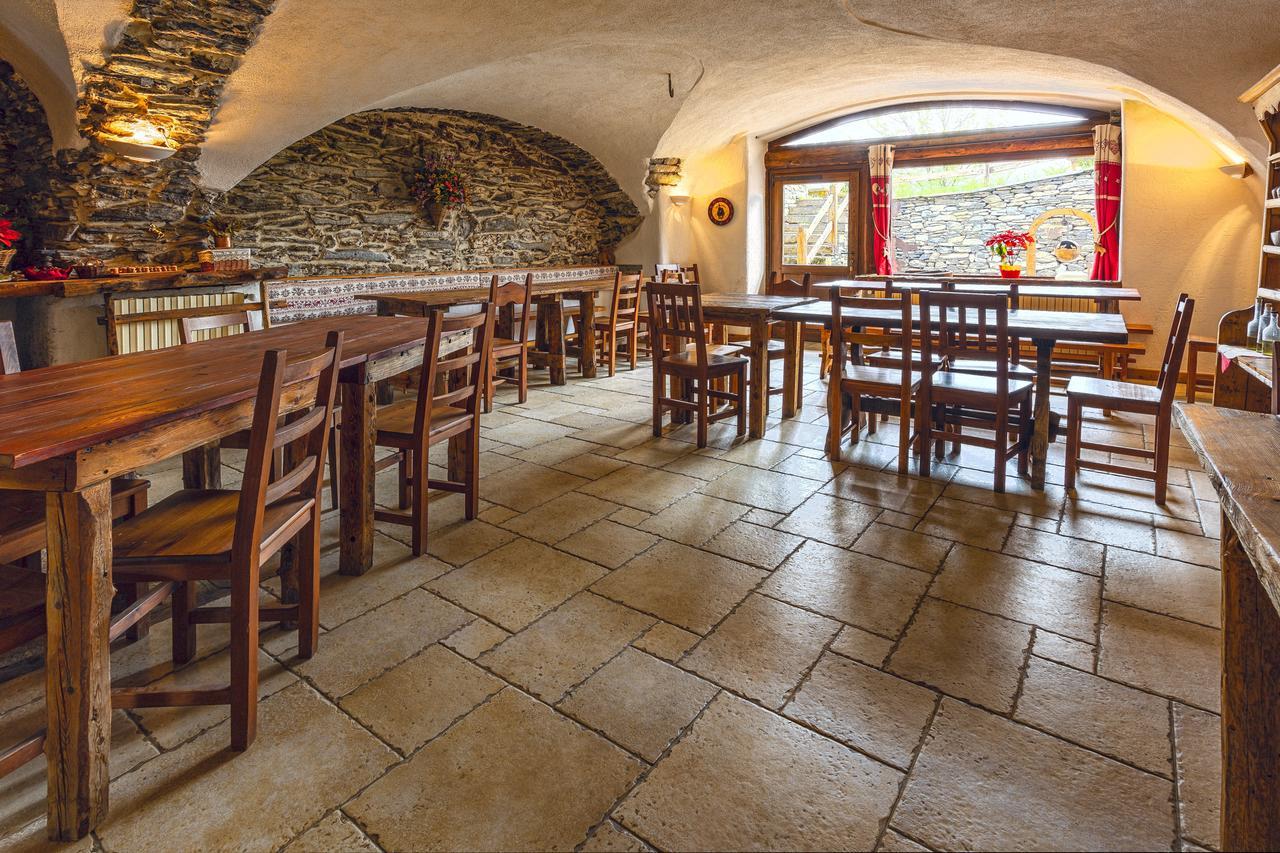 Agriturismo Il Fiocco チェザーナ・トリネーゼ エクステリア 写真