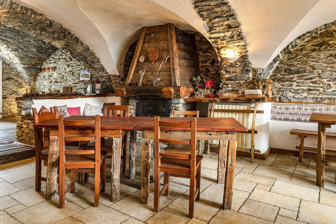 Agriturismo Il Fiocco チェザーナ・トリネーゼ エクステリア 写真